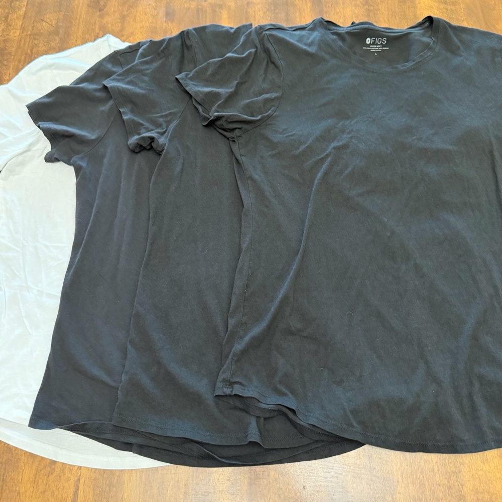 Women’s FIGS Supersoft Short Sleeve Underscrub Lot Of 4 Large